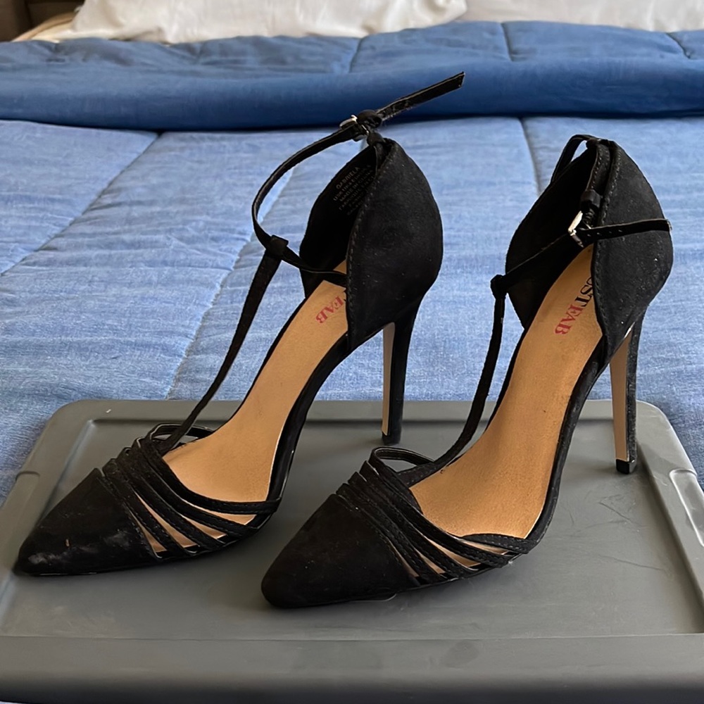 Barely used pointy toed heels